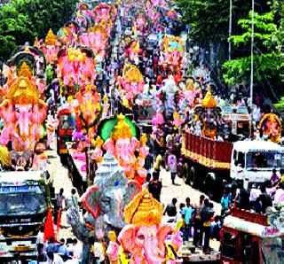 16 thousand 33 Shree's immersion in the artificial lake of the Municipal Corporation | पालिकेच्या कृत्रिम तलावात १६ हजार ३३ श्रींचे विसर्जन 16 thousand 33 Shree's immersion in the artificial lake of the Municipal Corporation | पालिकेच्या कृत्रिम तलावात १६ हजार ३३ श्रींचे विसर्जन