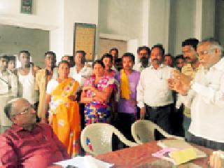 Warehouse Employees Worth the Need | गोदाम कर्मचाऱ्यांना हवे कामाचे दाम Warehouse Employees Worth the Need | गोदाम कर्मचाऱ्यांना हवे कामाचे दाम