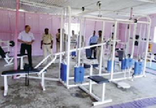 The gym in prison | कारागृहात व्यायामशाळा The gym in prison | कारागृहात व्यायामशाळा