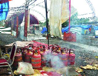 Use of 17 thousand cylinders | १७ हजार सिलिंडरचा वापर Use of 17 thousand cylinders | १७ हजार सिलिंडरचा वापर