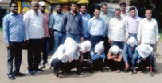 The goods of 29 lakhs caught in just 12 hours | अवघ्या १२ तासात पकडला २९ लाखांचा माल The goods of 29 lakhs caught in just 12 hours | अवघ्या १२ तासात पकडला २९ लाखांचा माल
