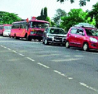 Passengers on the Mumbai-Goa route | मुंबई-गोवा मार्गावर प्रवाशांचे हाल