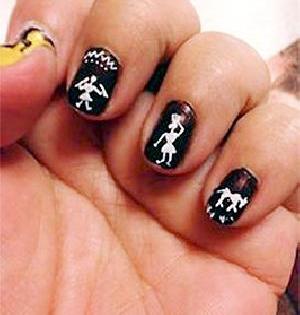 Picture on the nails | नखांवर वारली चित्र