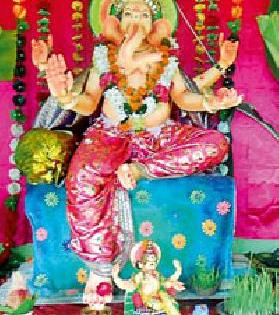 Bal Ganesh Mandal of Hingani, Hingani chanting the tradition of Hindu-Muslim unity | हिंदू-मुस्लीम ऐक्याची परंपरा जपणारे हिंगणीचे बाल गणेश मंडळ Bal Ganesh Mandal of Hingani, Hingani chanting the tradition of Hindu-Muslim unity | हिंदू-मुस्लीम ऐक्याची परंपरा जपणारे हिंगणीचे बाल गणेश मंडळ