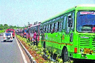 ST bus stop hold and release | एसटीच्या बस रोखून होल्ड आणि रिलिज