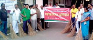 Launch of Cleanliness Campaign in Yavatmal | यवतमाळात स्वच्छता मोहिमेचा शुभारंभ Launch of Cleanliness Campaign in Yavatmal | यवतमाळात स्वच्छता मोहिमेचा शुभारंभ