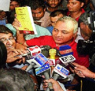 Somnath Bharti finally surrenders | सोमनाथ भारती अखेर शरण