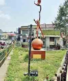 The beautification of the squares of the city is missing | शहरातील चौकांचे सौंदर्यीकरण होतेय लुप्त The beautification of the squares of the city is missing | शहरातील चौकांचे सौंदर्यीकरण होतेय लुप्त