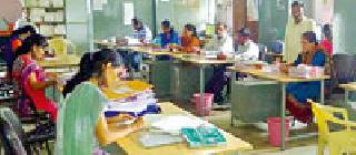 Unique tributes to Kalam tahsil employees' helpers | कळंब तहसीलच्या कर्मचाऱ्यांची सहकाऱ्याला अनोखी श्रध्दांजली
