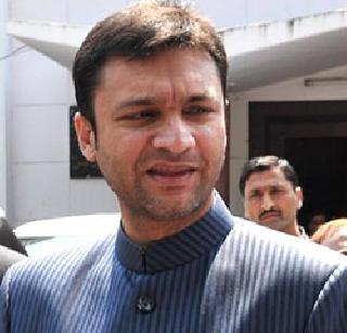 Bhola, criticized Modi, filed an FIR against Akbaruddin Owaisi | मोदींवर टीका भोवली, अकबरुद्दीन ओवेसींविरोधात गुन्हा दाखल