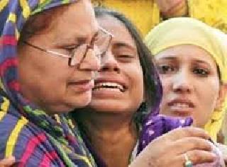 Dadri massacre: Delete inflammatory posts on 'Twitter' - UP Police | दादरी हत्याकांड: 'ट्विटर'वरील प्रक्षोभक पोस्ट्स हटवा - युपी पोलिस