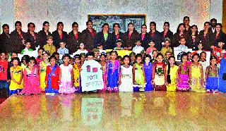 Postal Day in Shri Swaminarayan School | श्री स्वामीनारायण शाळेत टपाल दिवस