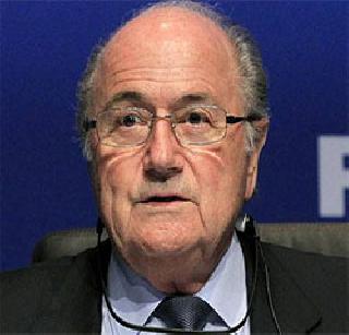 Blatter, Platini suspended for 90 days | ब्लाटर, प्लातिनी ९० दिवस निलंबित Blatter, Platini suspended for 90 days | ब्लाटर, प्लातिनी ९० दिवस निलंबित