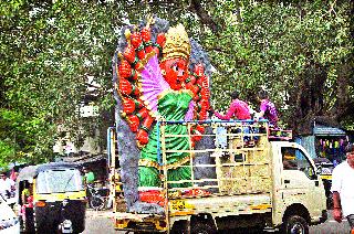 In the 'Dandiya Ras' this year the prize for the prize | ‘दांडिया रास’मध्ये यंदा बक्षिसांची लयलूट