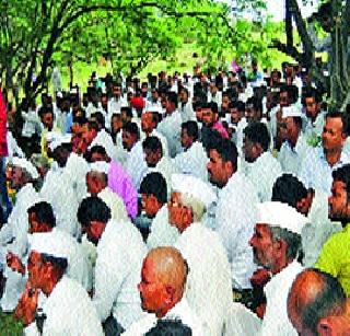 The officials for the counting were stopped | मोजणीसाठी आलेल्या अधिकाऱ्यांना रोखले The officials for the counting were stopped | मोजणीसाठी आलेल्या अधिकाऱ्यांना रोखले
