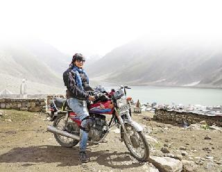 A girl two wheels | एक मुलगी दोन चाकं A girl two wheels | एक मुलगी दोन चाकं