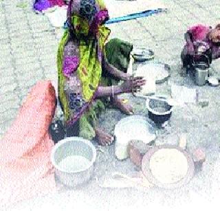 2 crore people still under poverty line | २ कोटी जनता अद्यापही दारिद्र्य रेषेखाली