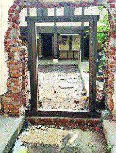 The work of renovation of Savarkar memorial continues | सावरकर स्मारक नूतनीकरणाचे काम सुरू The work of renovation of Savarkar memorial continues | सावरकर स्मारक नूतनीकरणाचे काम सुरू