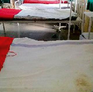 Rural Hospital's 'Oxygen' | ग्रामीण रुग्णालयाची रुग्णसेवा ‘आॅक्सिजनवर’ Rural Hospital's 'Oxygen' | ग्रामीण रुग्णालयाची रुग्णसेवा ‘आॅक्सिजनवर’