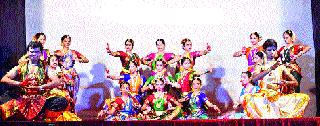 Kathak dance drama in Durgapuja festival | दुर्गापूजा महोत्सवात कथ्थक नृत्याची रंगत