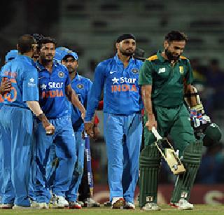In Chennai, gold plundered, India beat Africa | चेन्नईत विजयाचे सोने लुटले, भारताची आफ्रिकेवर मात In Chennai, gold plundered, India beat Africa | चेन्नईत विजयाचे सोने लुटले, भारताची आफ्रिकेवर मात