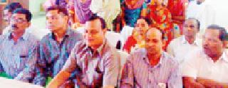 District Par. Arrest the president | जि. प. अध्यक्षांना अटक करा District Par. Arrest the president | जि. प. अध्यक्षांना अटक करा