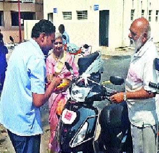 Gold worth Rs. Three crore robbed in recession | मंदीतही लुटले तीन कोटींचे सोने Gold worth Rs. Three crore robbed in recession | मंदीतही लुटले तीन कोटींचे सोने