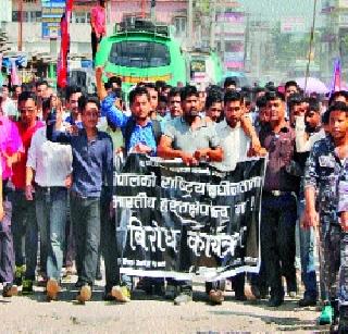Lack of mutsadagiri in connection with friendship with Nepal | नेपाळशी मैत्र साधण्यात मुत्सद्देगिरीचा अभाव Lack of mutsadagiri in connection with friendship with Nepal | नेपाळशी मैत्र साधण्यात मुत्सद्देगिरीचा अभाव