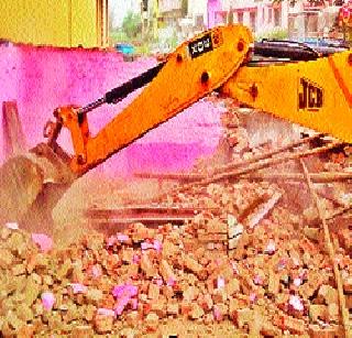 38 houses fell in Dehugaon | देहूगावात ३८ घरे जमीनदोस्त 38 houses fell in Dehugaon | देहूगावात ३८ घरे जमीनदोस्त