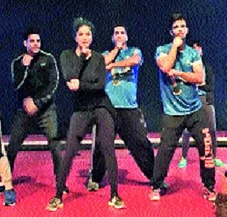 Bollywood stars in the color of Lavani | लावणीच्या रंगात बॉलिवूडतारका Bollywood stars in the color of Lavani | लावणीच्या रंगात बॉलिवूडतारका