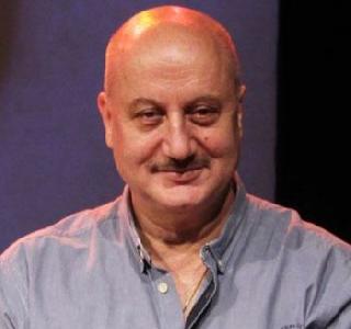 Anupam Kher's Rashtrapati Bhawan Morcha against the award | पुरस्कारवापसी विरोधात अनुपम खेर यांचा राष्ट्रपती भवनावर मोर्चा