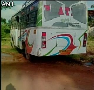 Rape in a moving bus on an 18-year-old girl in Bangalore | बंगळुरूत १८ वर्षीय तरूणीवर चालत्या बसमध्ये बलात्कार