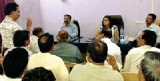 Sakoli teachers talk to Bidi | साकोलीत शिक्षकांची बीडीओंशी चर्चा