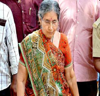 Jashodaben Modi has denied passport | जशोदाबेन मोदींना पासपोर्ट नाकारला Jashodaben Modi has denied passport | जशोदाबेन मोदींना पासपोर्ट नाकारला