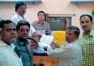 The protest signal for teachers suicide investigation | शिक्षक आत्महत्याप्रकरणाच्या चौकशीसाठी आंदोलनाचा इशारा The protest signal for teachers suicide investigation | शिक्षक आत्महत्याप्रकरणाच्या चौकशीसाठी आंदोलनाचा इशारा