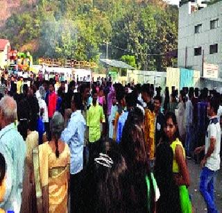 Tradition on the highway to Diwali | दिवाळीत हायवेवर फिरण्याची परंपरा