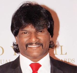 Dhanraj Pillay on Sunday in Akolat | धनराज पिल्ले रविवारी अकोल्यात Dhanraj Pillay on Sunday in Akolat | धनराज पिल्ले रविवारी अकोल्यात