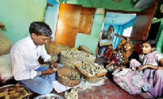 Bidi industry in the middle! | जिल्ह्यातील बिडी उद्योग मोडकळीस!