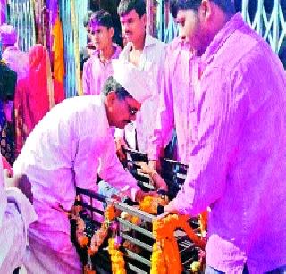 The practice of Badar was kept closed for the yatra of the bayar temple | बाबीर देवस्थानच्या यात्रेतील बगाडाची प्रथा बंद