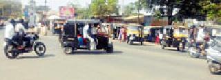 Road closure at Warwood | वरूड येथे वाहतुकीची कोंडी Road closure at Warwood | वरूड येथे वाहतुकीची कोंडी