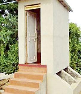 G.P. Members will have toilets | ग्रा.पं. सदस्यांचा शौचालयाला ठेंगा G.P. Members will have toilets | ग्रा.पं. सदस्यांचा शौचालयाला ठेंगा