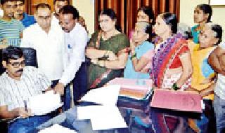 Waiting for four months for drinking water | पिण्याच्या पाण्यासाठी चार महिन्यांपासून प्रतीक्षा Waiting for four months for drinking water | पिण्याच्या पाण्यासाठी चार महिन्यांपासून प्रतीक्षा