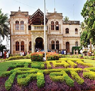Congress opposition to memorial in Mayor's house | महापौर बंगल्यातील स्मारकाला काँग्रेसचा विरोध Congress opposition to memorial in Mayor's house | महापौर बंगल्यातील स्मारकाला काँग्रेसचा विरोध