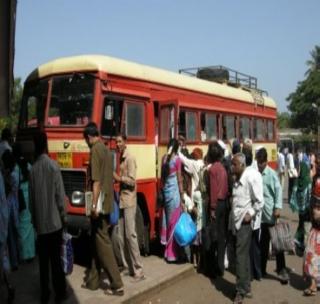 Millions of turnover from migratory traffic | प्रवासी वाहतुकीतून लाखोंची उलाढाल