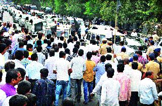Sena has let the BJP alone | सेनेने पाडले भाजपाला एकाकी Sena has let the BJP alone | सेनेने पाडले भाजपाला एकाकी