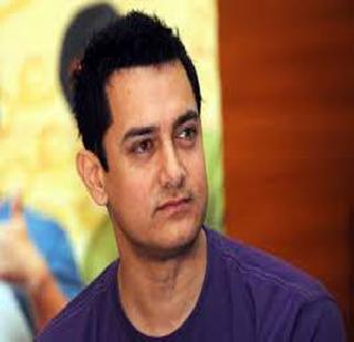 Aamir khan's car blew a two-wheeler | आमीर खानच्या गाडीने दुचाकीस्वारास उडविले