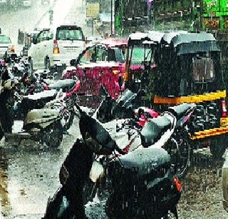 Heavy rain in Lonavla city | लोणावळा शहरात जोरदार पाऊस