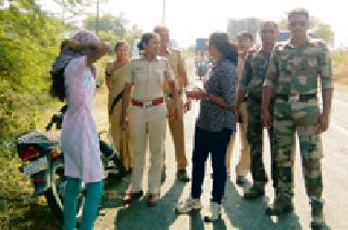 And within 14 minutes, the police squad was in the spot | अन् १४ मिनिटात पोलीस पथक घटनास्थळी And within 14 minutes, the police squad was in the spot | अन् १४ मिनिटात पोलीस पथक घटनास्थळी