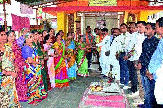 Distribution of Tulsi seedlings on the occasion of Tulsi wedding | तुलसी विवाहनिमित्त तुळशीच्या रोपांचे वाटप