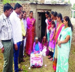 They helped to help the sisters | ‘त्या’ भगिनींच्या मदतीसाठी सरसावले हात